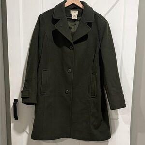 L.L. Bean vintage Women's Dark Olive Green Pea Coat 100% lambswool